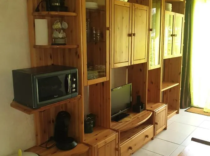 Studio Cabine Familial, Rez De Chaussee,Piscine Et Parking Prives