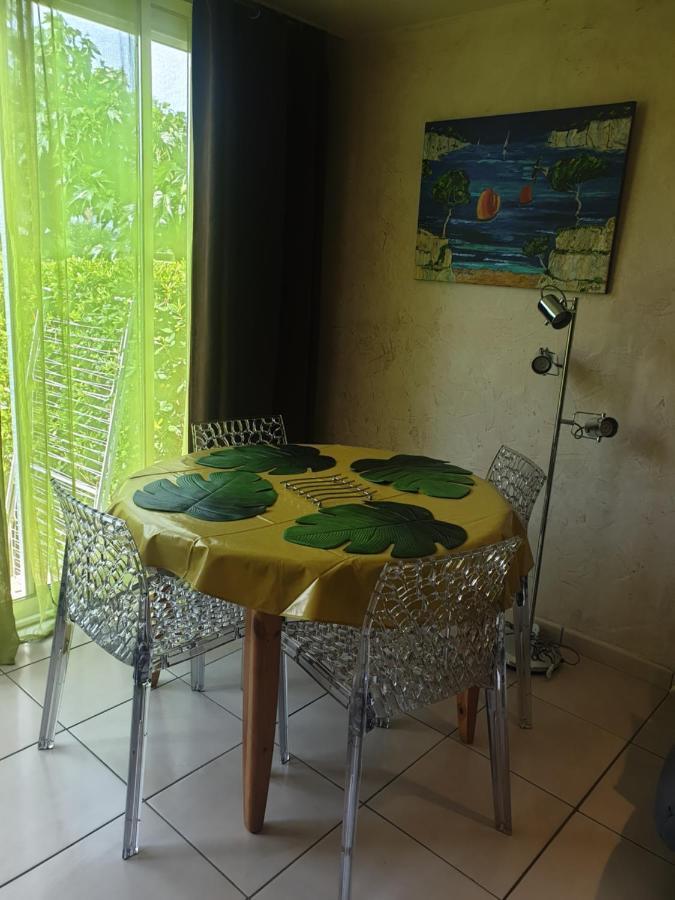 Apartment Familial, Rez De Chaussee,piscine Et Parking Prives *