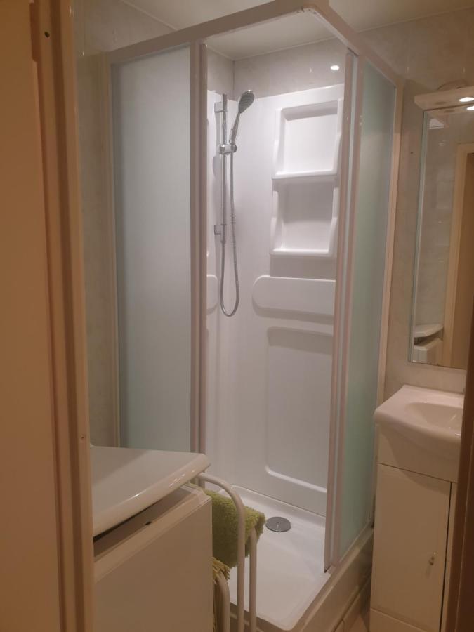 Apartment Familial, Rez De Chaussee,piscine Et Parking Prives